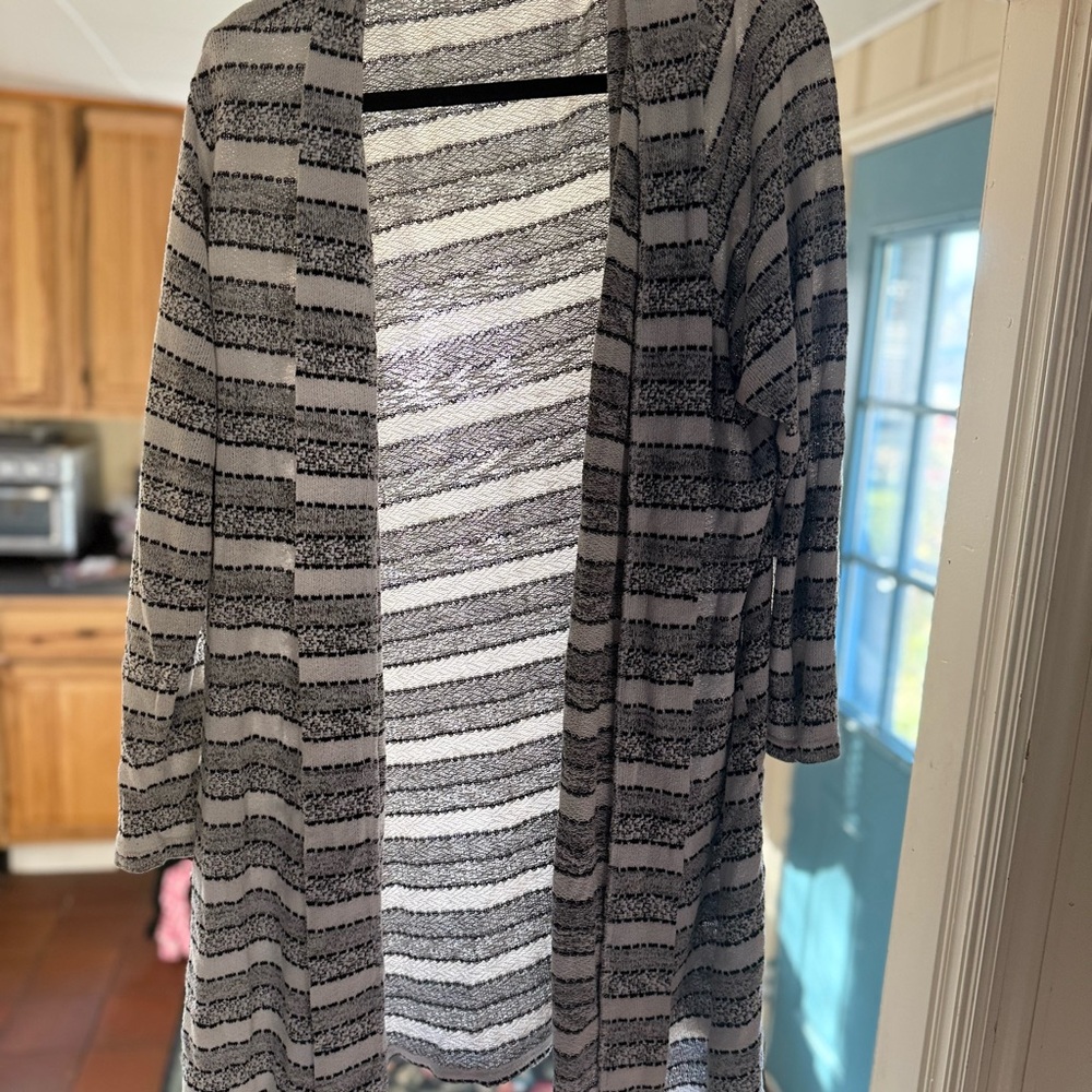 Lane Bryant 22/24 Black and White Women's striped cardigan